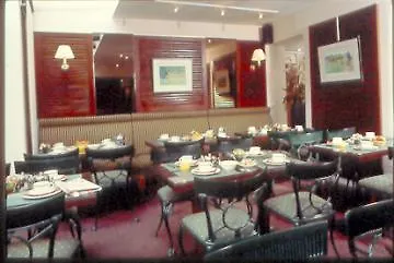 Hotel A La Villa Des Artistes Paryż 3*,