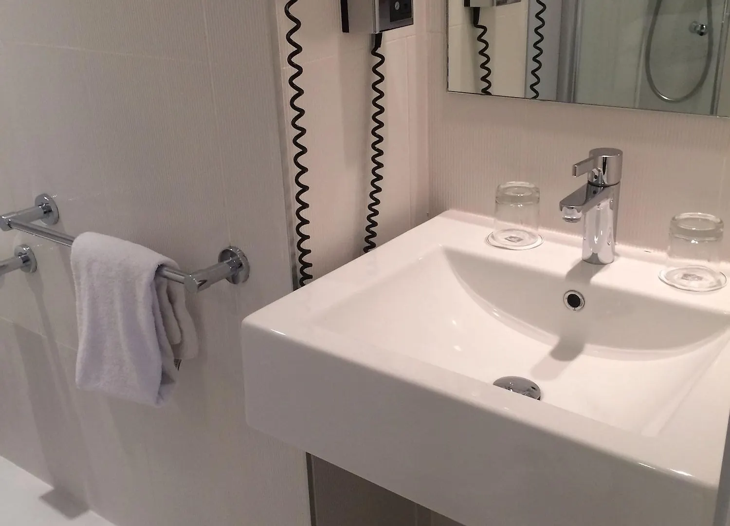 פריז Hotel A La Villa Des Artistes