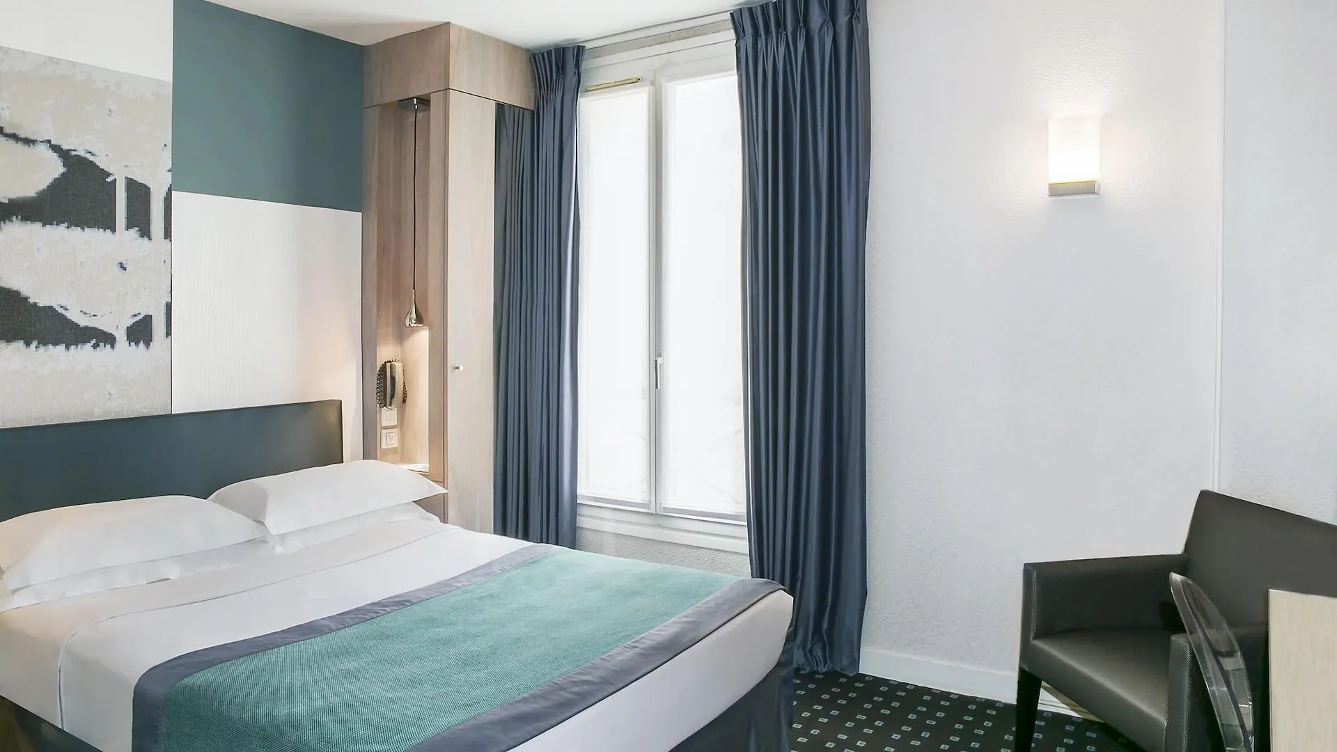 Hotel A La Villa Des Artistes Paris France