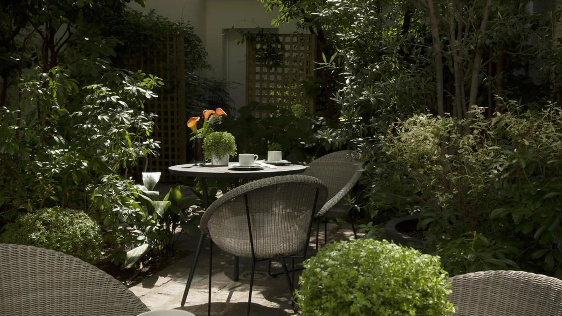 ***  Hotel A La Villa Des Artistes Paris France