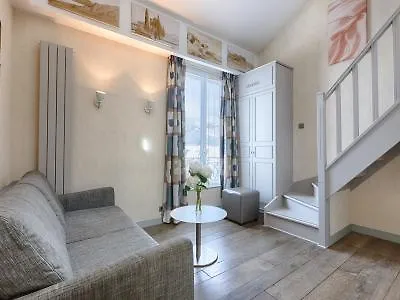 Hotel A La Villa Des Artistes Paris 3*,