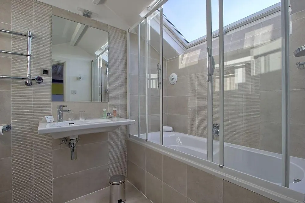 ***  Hotel A La Villa Des Artistes Paris France