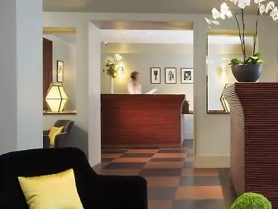 Hotel A La Villa Des Artistes Paris France