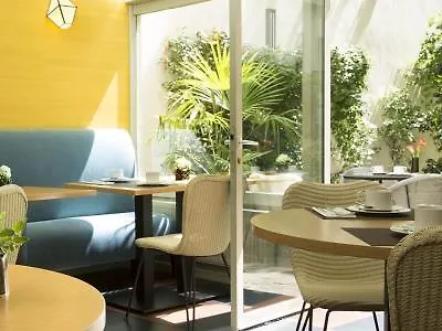 Hotel A La Villa Des Artistes Paris