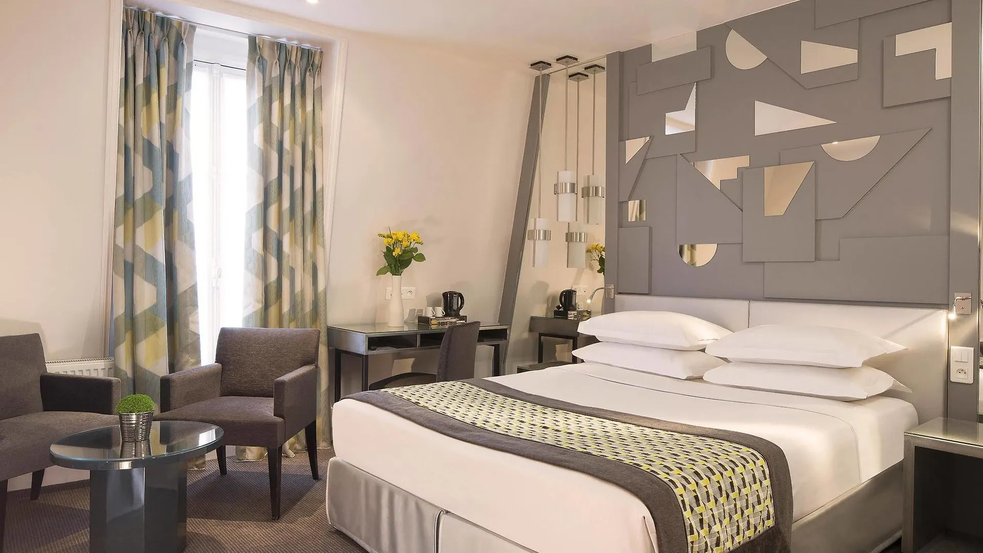 Hotel A La Villa Des Artistes Paris 3*,