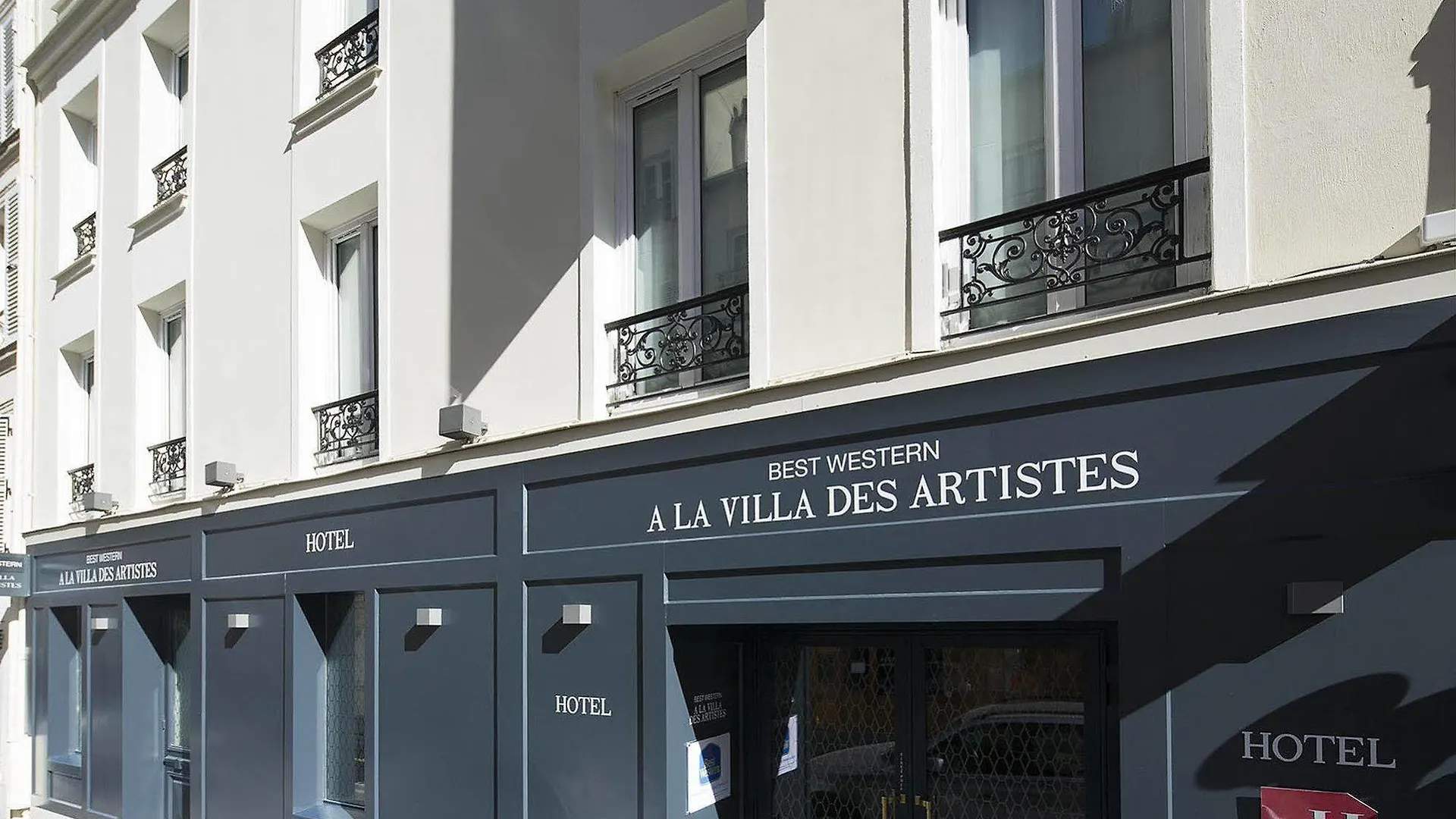 ***  Hotel A La Villa Des Artistes Paris France